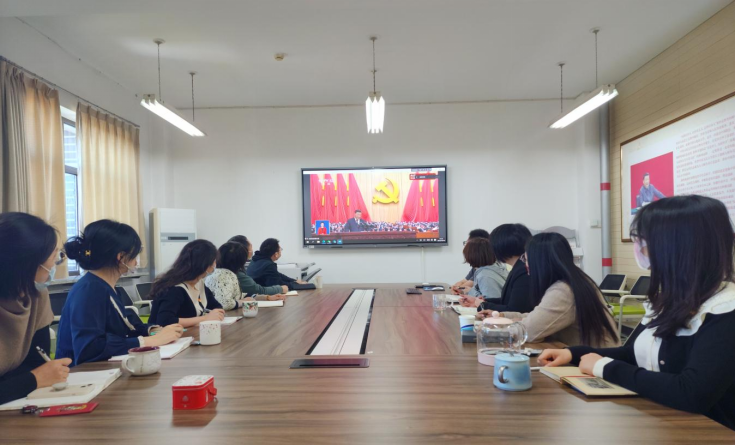 观看开幕式1.png